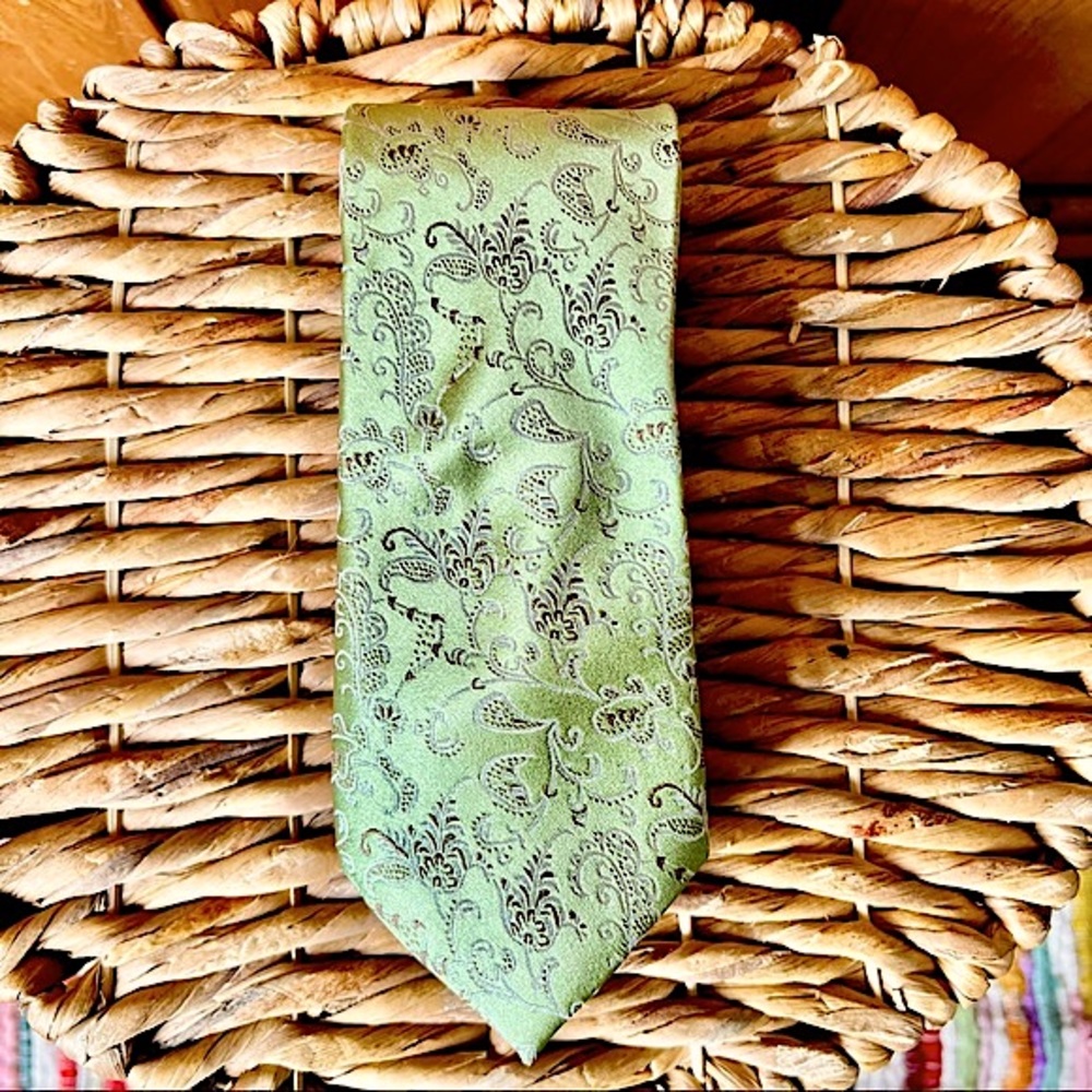 Chevalier Silk Handmade Green Paisley Floral Tie
